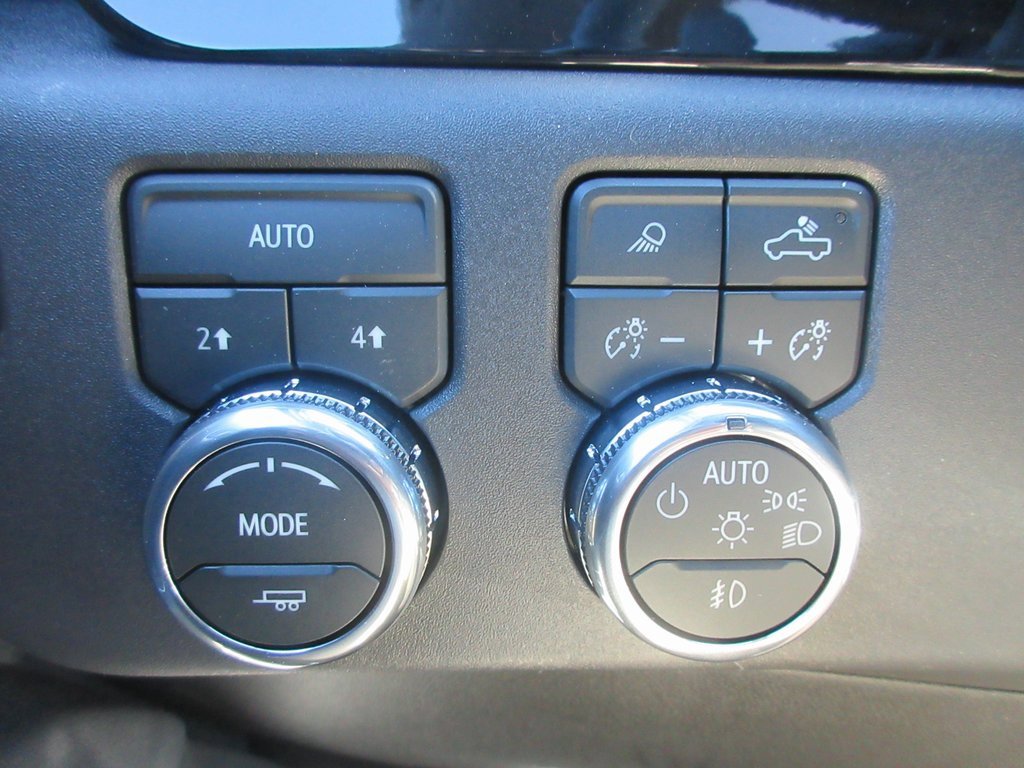 New 2026 GMC Sierra 1500 SLT w/ SLT Convenience Package image 17