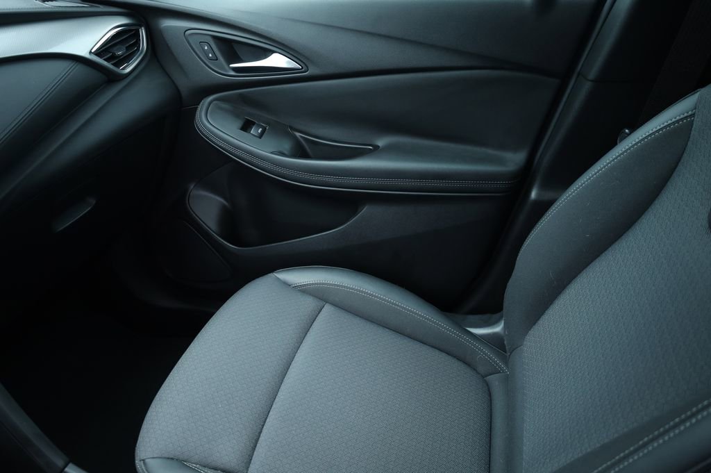 Used 2023 Buick Encore GX Select w/ Sport Touring Package image 10