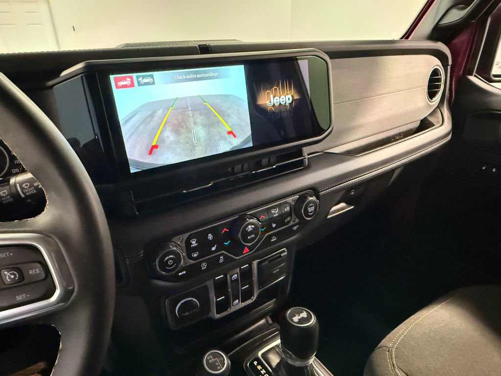Used 2024 Jeep Wrangler Unlimited Sahara w/ Technology Group AWD/4WD image 79