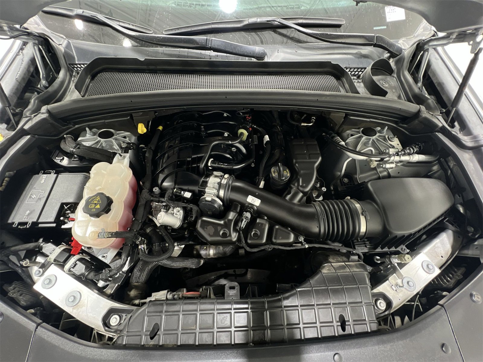 Used 2023 Jeep Grand Cherokee L Laredo image 25