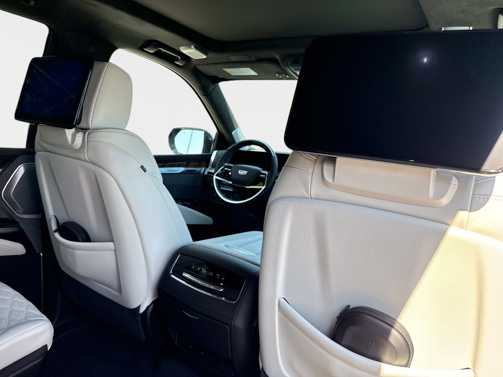 Used 2026 Cadillac Escalade Platinum Sport image 32