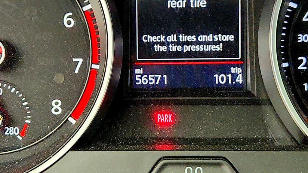 Used 2017 Volkswagen GTI SE FWD image 16