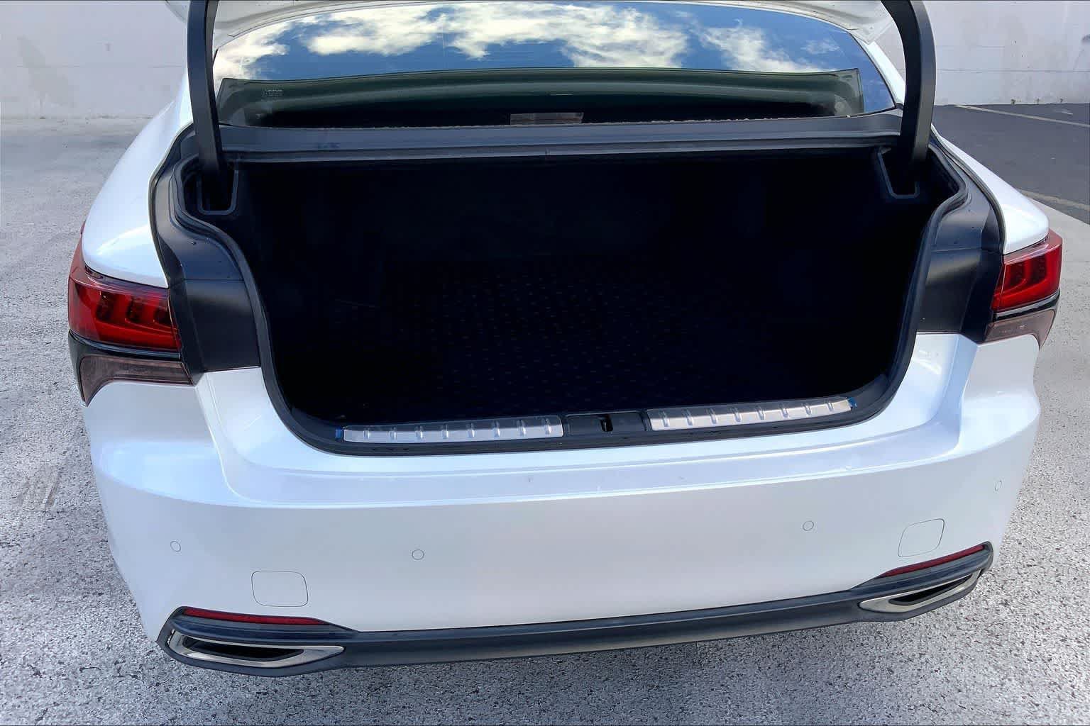 Used 2022 Lexus LS 500 w/ Luxury Package RWD image 18