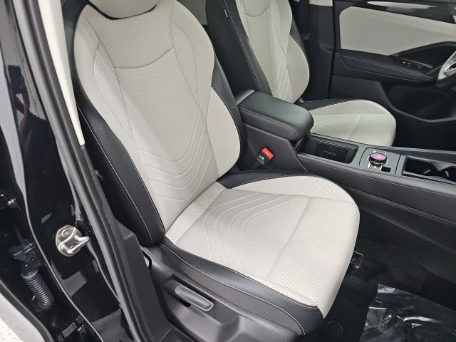 Used 2025 Volkswagen Tiguan SE w/ Panoramic Sunroof Package AWD/4WD image 36