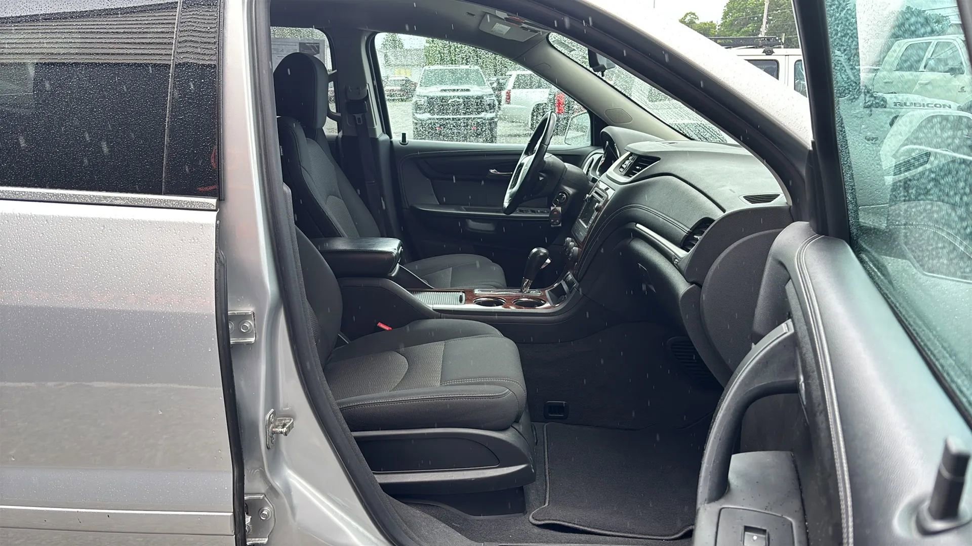 Used 2013 Chevrolet Traverse LT w/ All-Star Edition FWD image 16