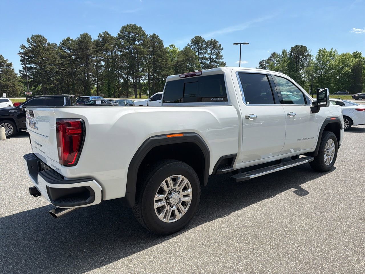 Used 2022 GMC Sierra 2500 Denali image 8