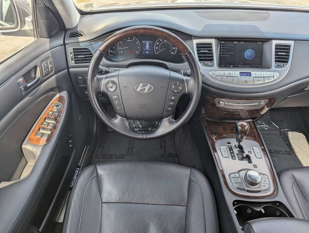 Used 2011 Hyundai Genesis 4.6 RWD image 15