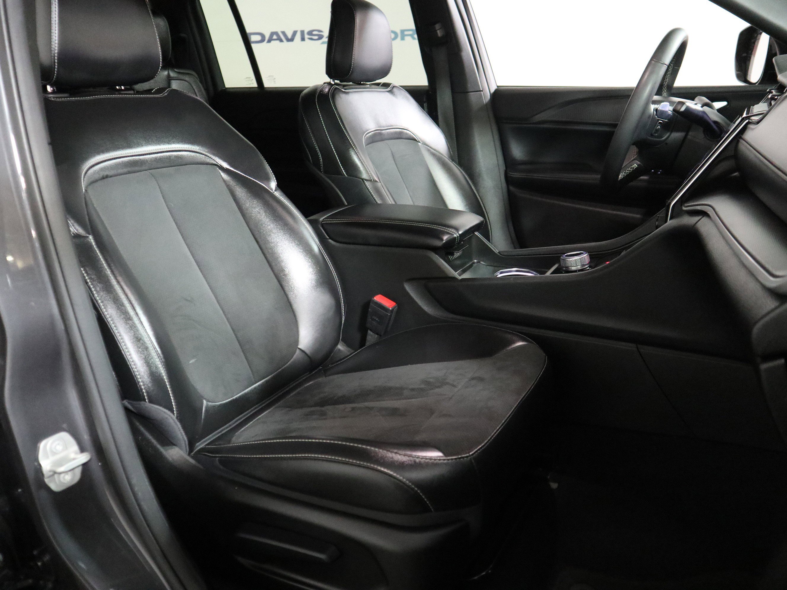 Used 2024 Jeep Grand Cherokee L Laredo image 22