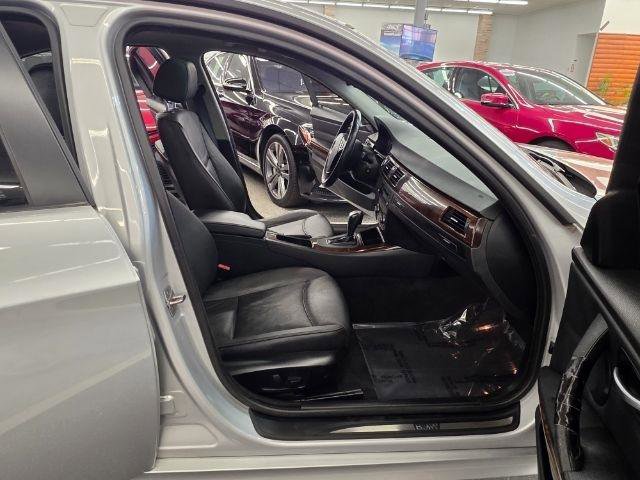 Used 2010 BMW 328i xDrive Sedan AWD/4WD image 33