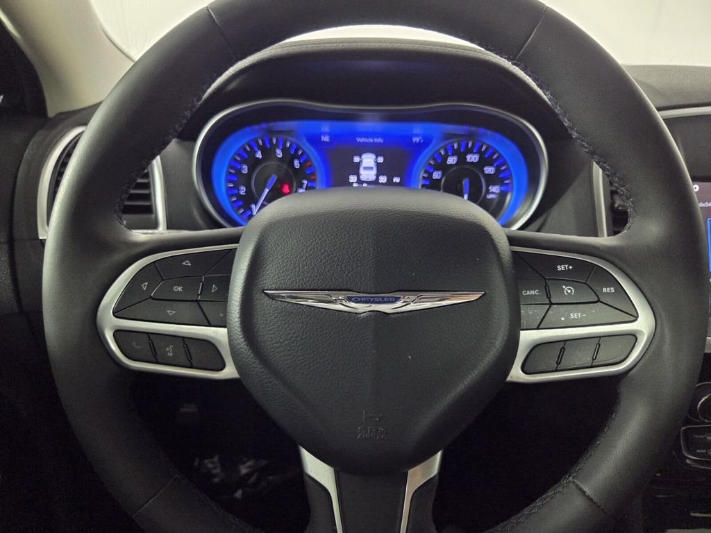Used 2023 Chrysler 300 Touring L w/ Comfort Group RWD image 15