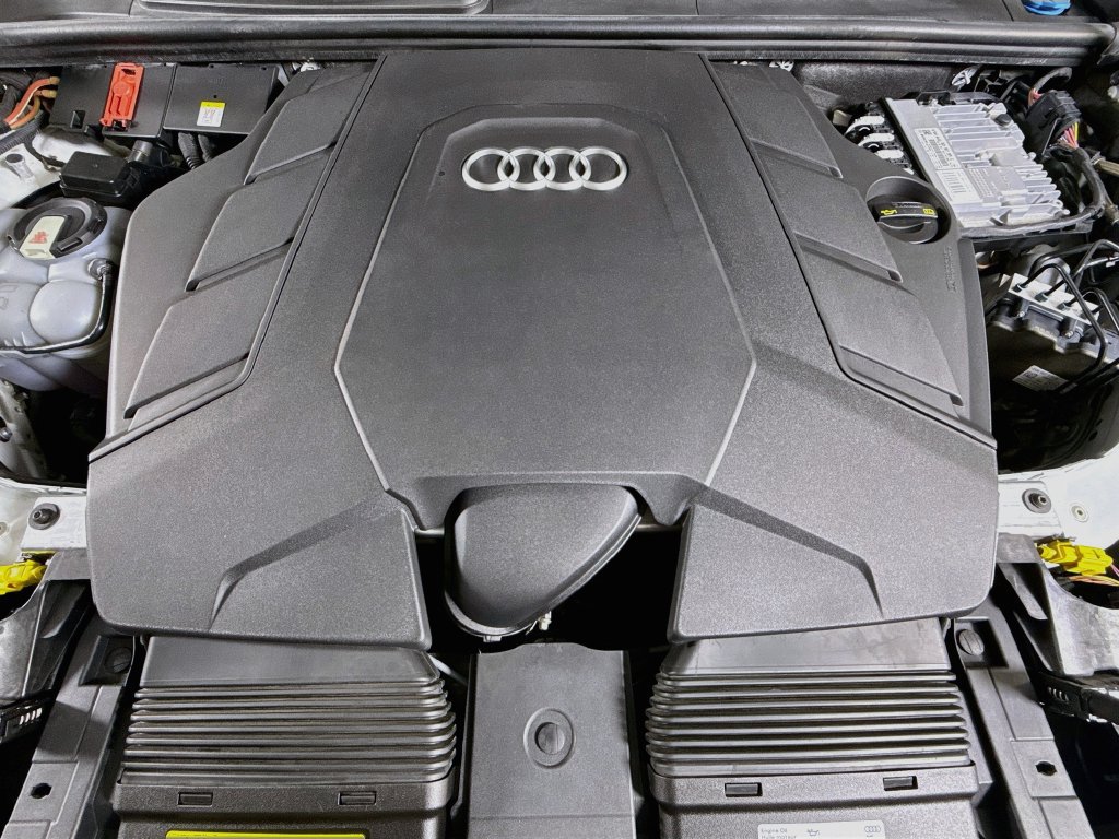Used 2019 Audi Q8 Premium Plus w/ Premium Plus AWD/4WD image 23