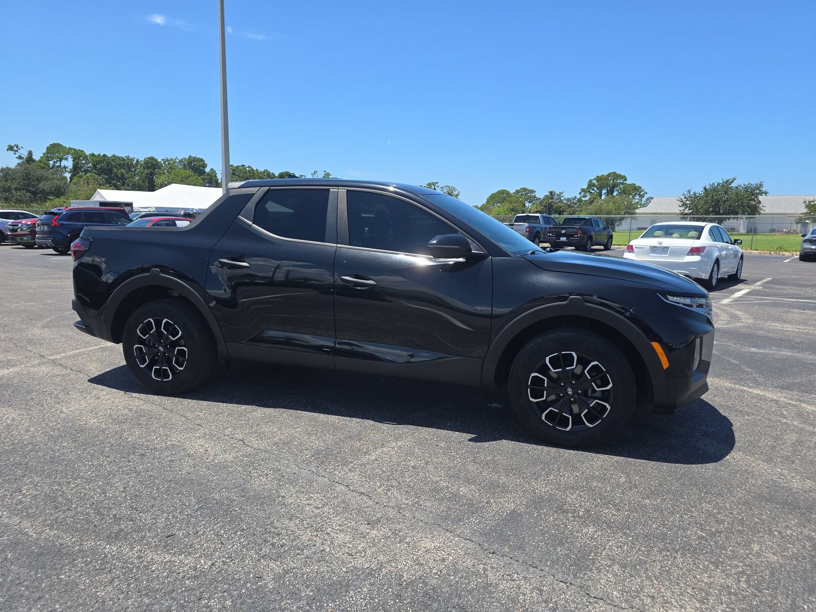 Used 2022 Hyundai Santa Cruz SEL FWD image 2