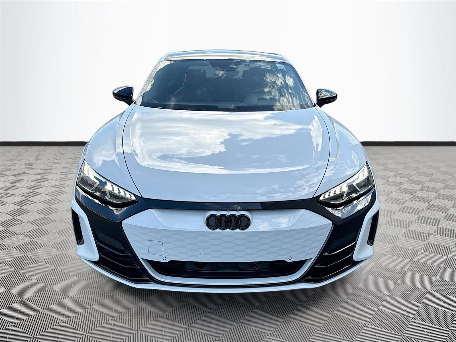 Used 2024 Audi RS e-tron GT w/ Carbon Performance Package AWD/4WD image 2