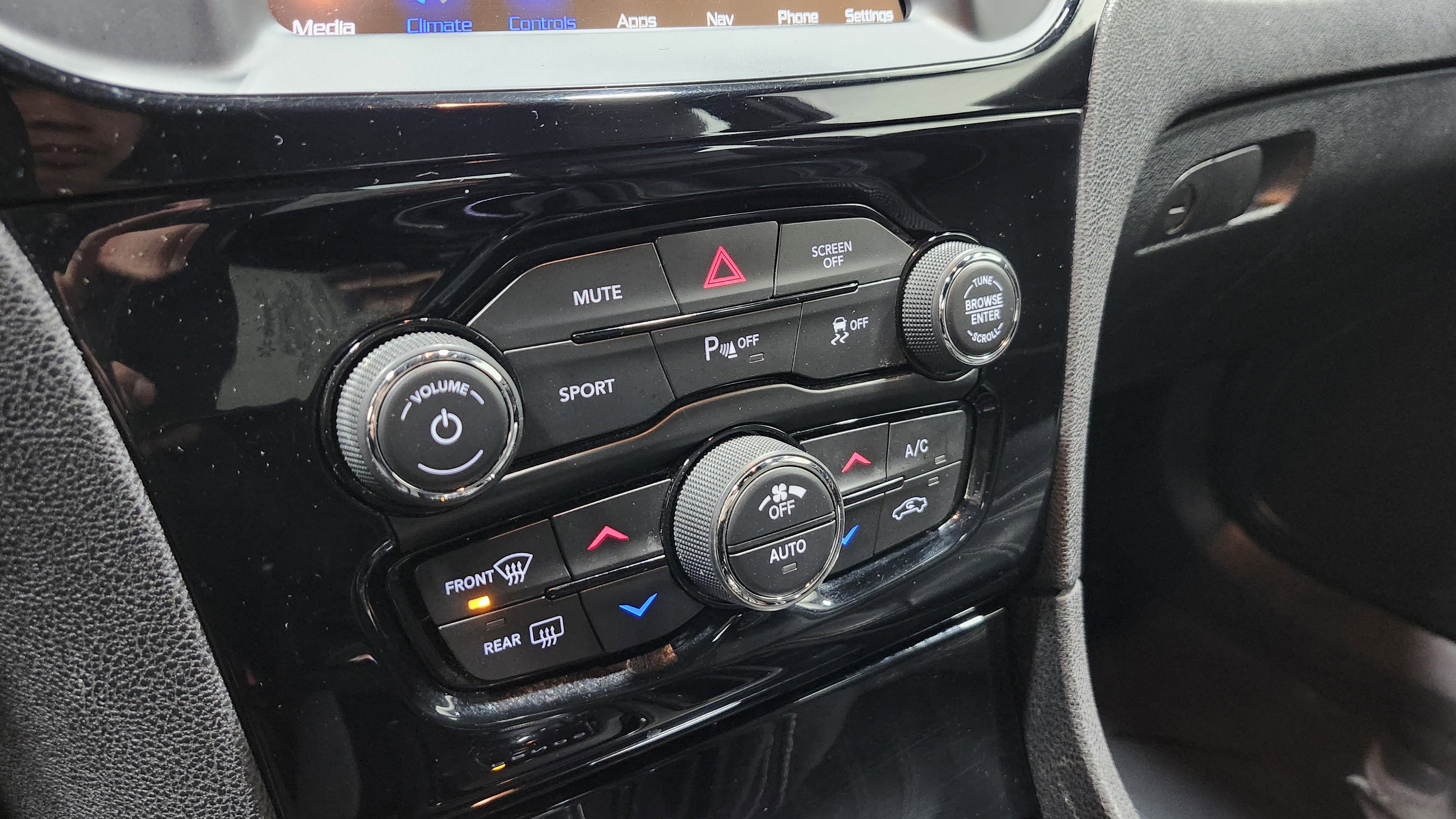 Used 2023 Chrysler 300 S image 33