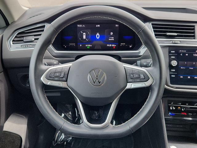 Used 2022 Volkswagen Tiguan SE w/ Panoramic Sunroof Package AWD/4WD image 37