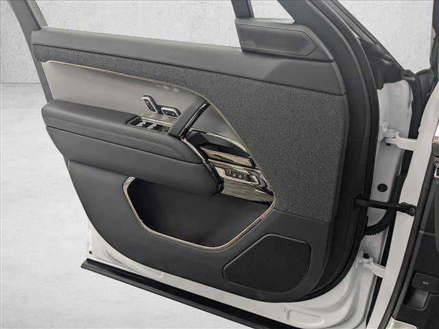 New 2025 Land Rover Range Rover Sport SE image 11