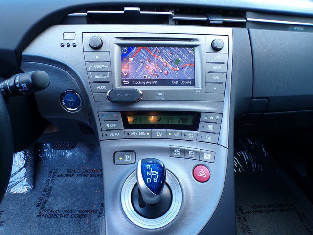 Used 2015 Toyota Prius Four image 12