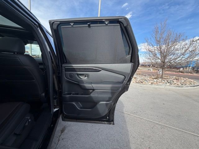 Used 2025 Honda Pilot Black Edition image 28