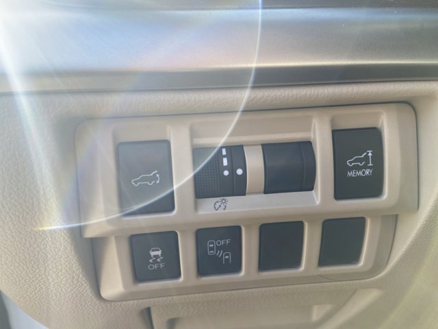 Used 2017 Subaru Outback 2.5i Limited w/ Popular Package #5 AWD/4WD image 51