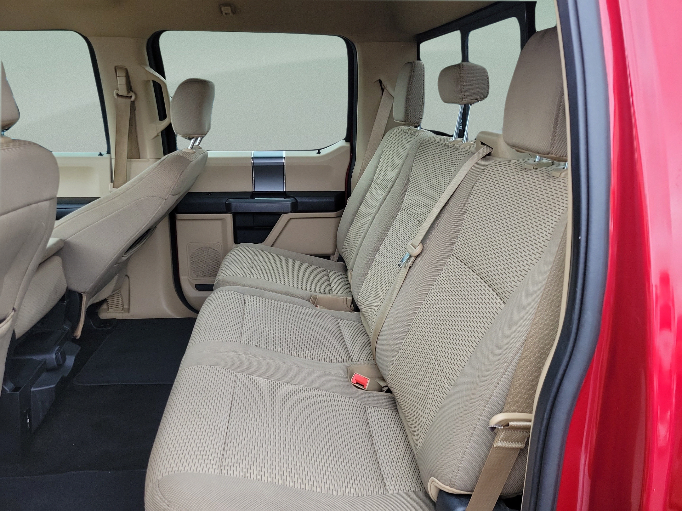 Used 2018 Ford F150 XLT w/ Equipment Group 302A Luxury AWD/4WD image 13