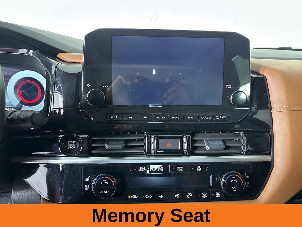 Used 2025 Nissan Pathfinder Platinum AWD/4WD image 18