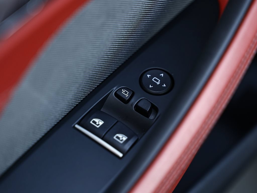 Used 2022 BMW M850i xDrive Coupe w/ M Carbon Exterior Package AWD/4WD image 18