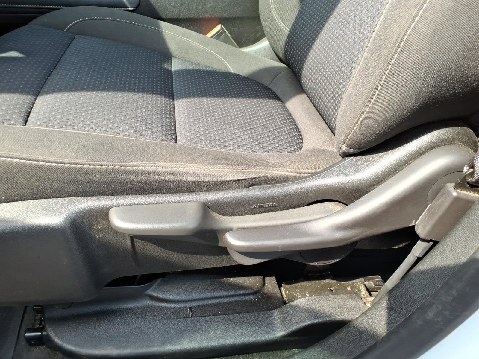 Used 2021 GMC Acadia SLE w/ Elevation Edition image 8