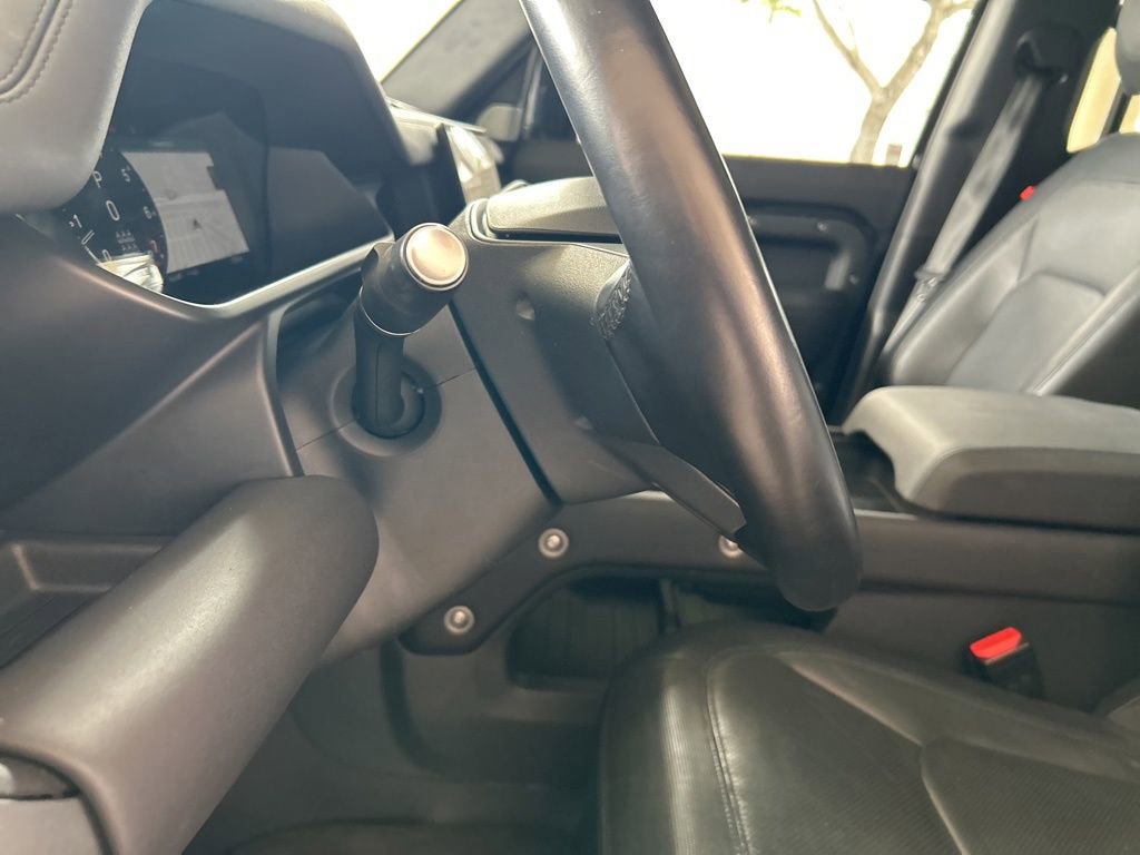 Used 2024 Land Rover Defender 130 X-Dynamic SE image 42