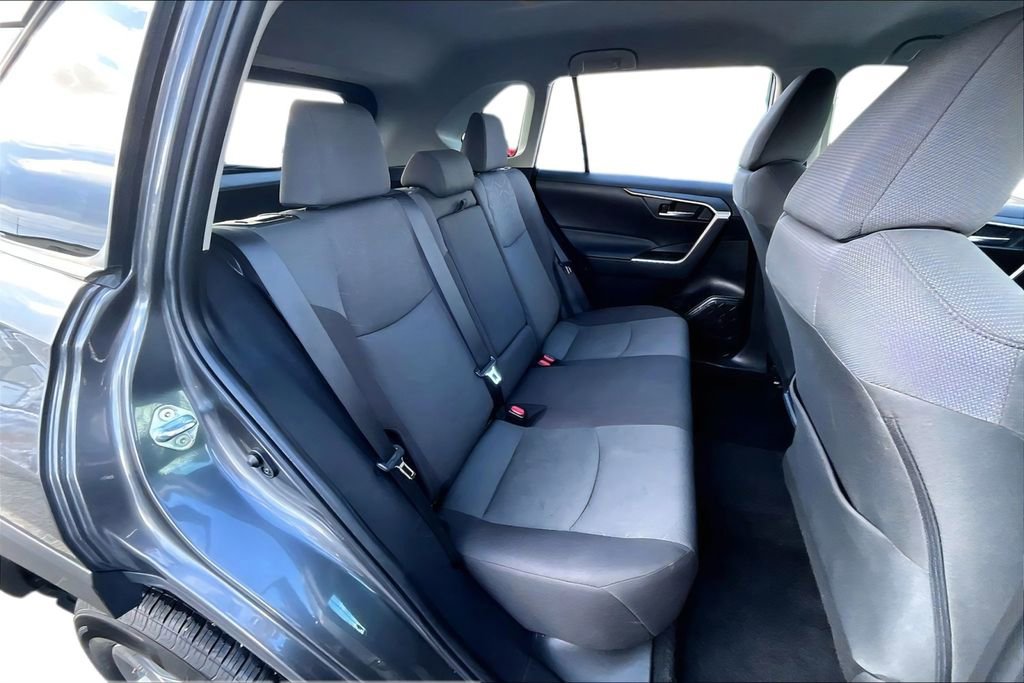 Used 2025 Toyota RAV4 XLE AWD/4WD image 23