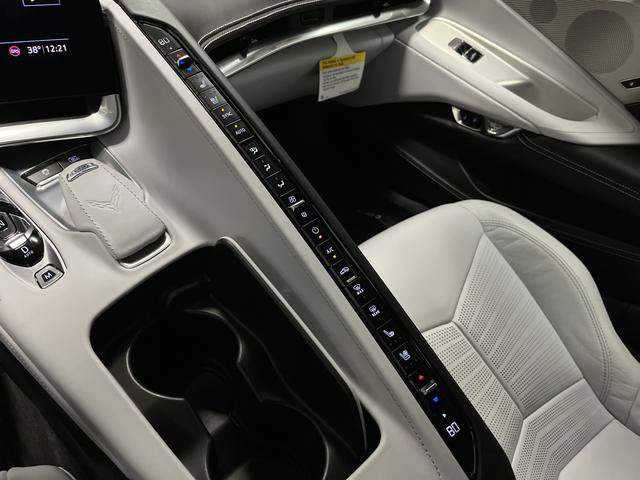 Used 2020 Chevrolet Corvette Stingray Premium Cpe w/ 3LT Preferred Equipment Group image 18