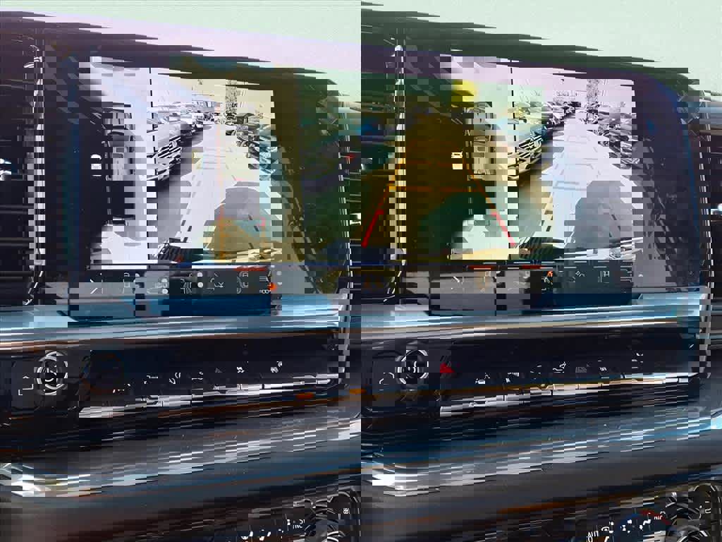 Used 2024 Chevrolet Silverado 1500 High Country image 16