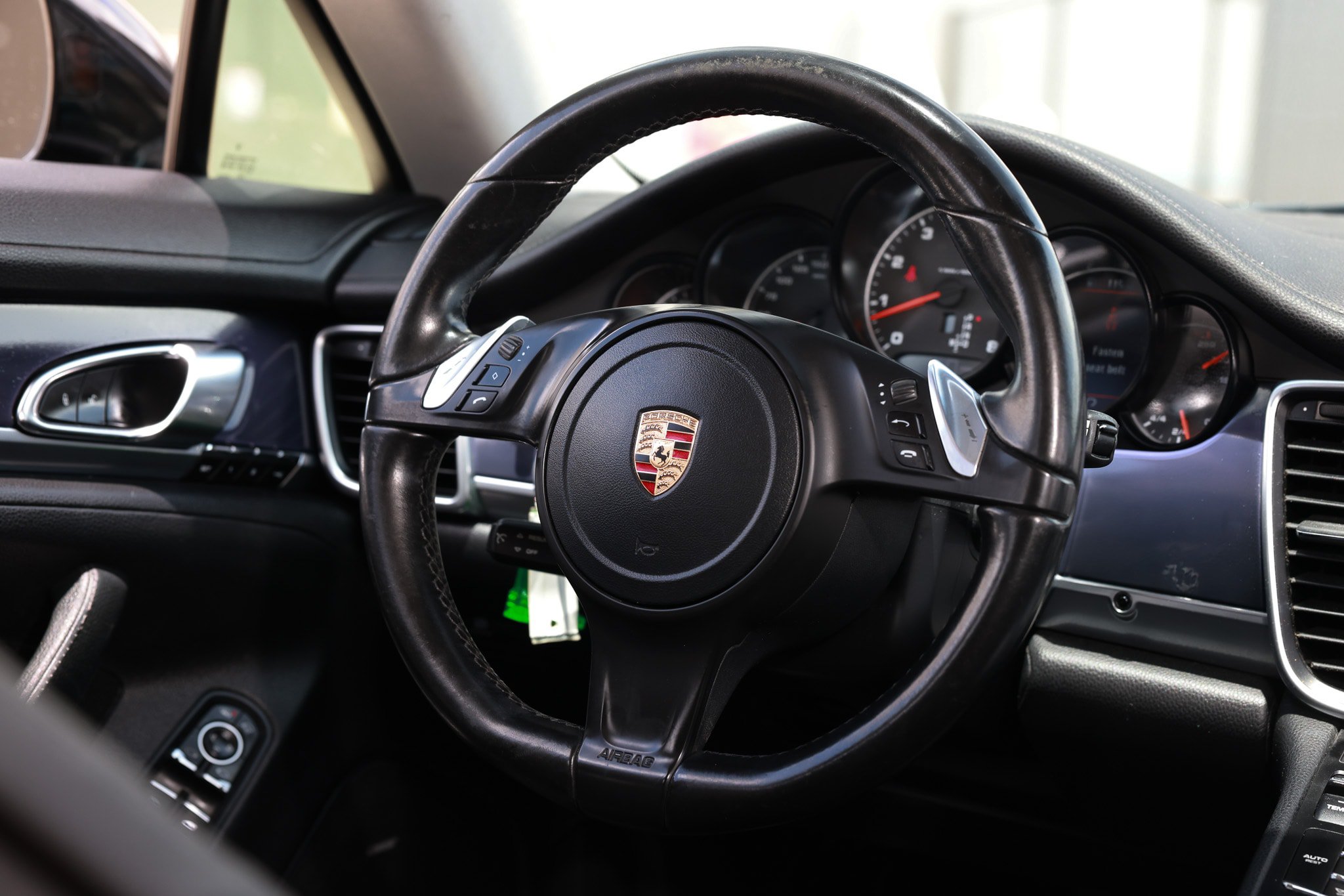 Used 2014 Porsche Panamera RWD image 33