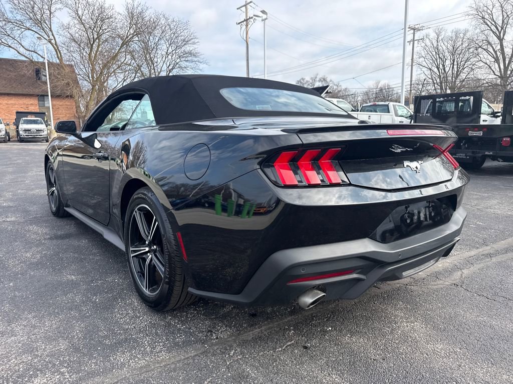 Used 2025 Ford Mustang Premium RWD image 11