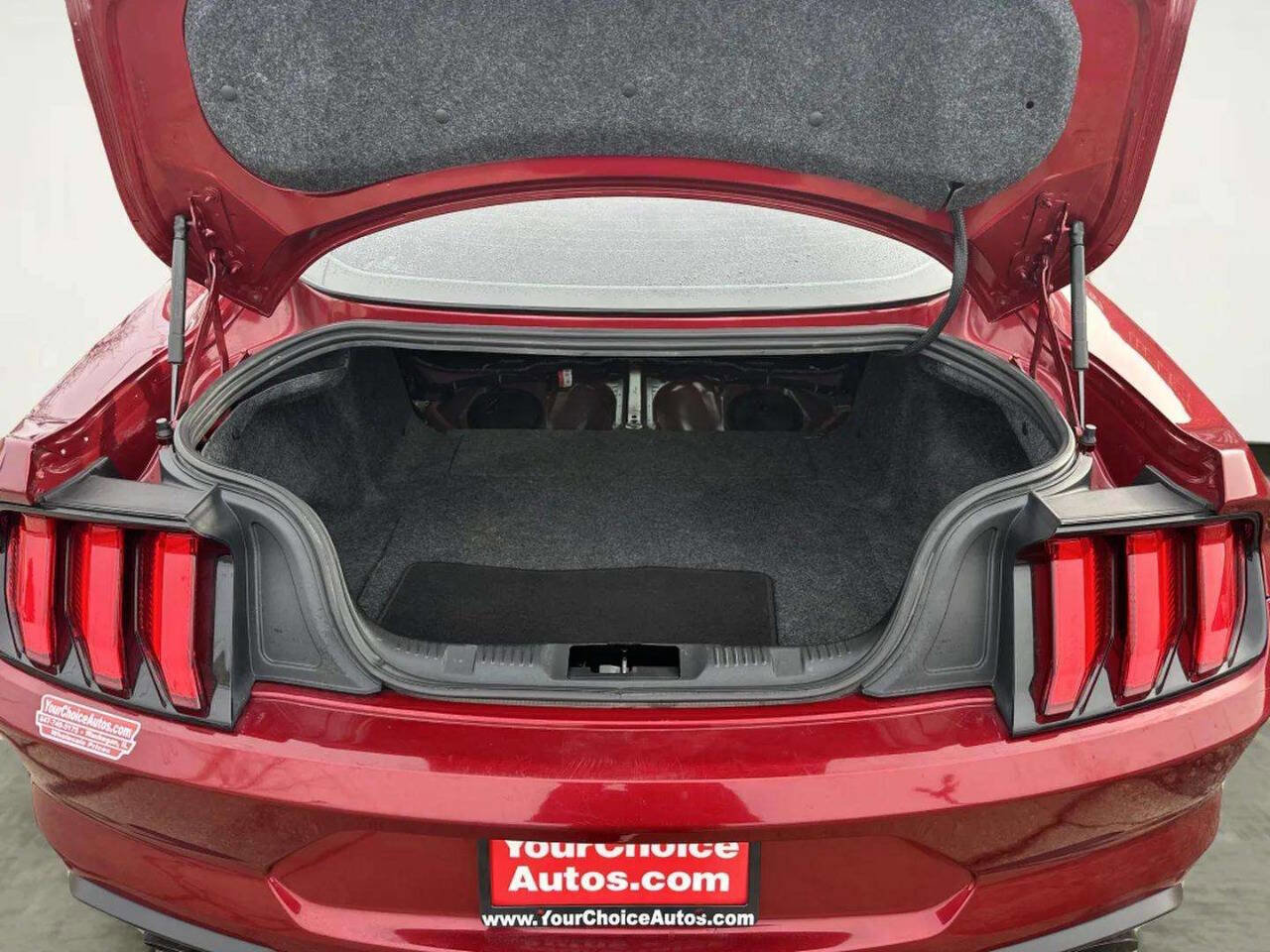 Used 2019 Ford Mustang Premium RWD image 12