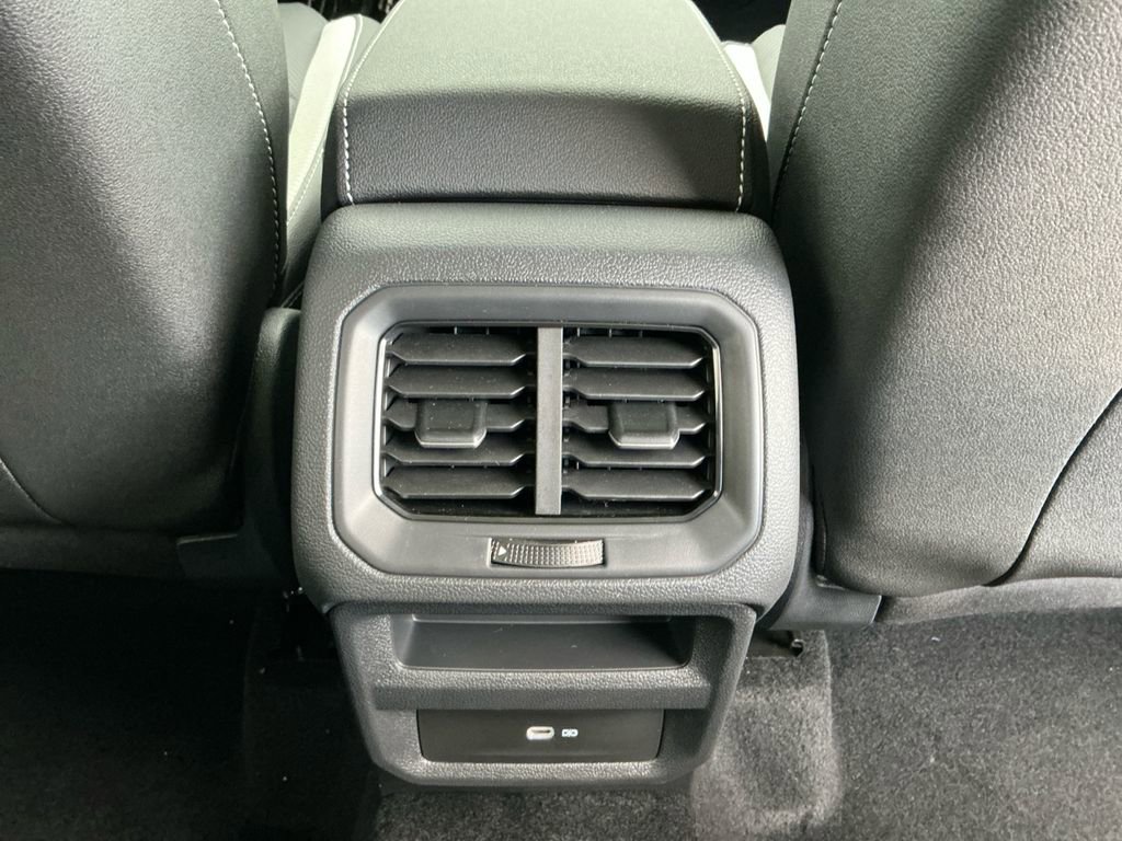 New 2025 Volkswagen Taos SEL image 19