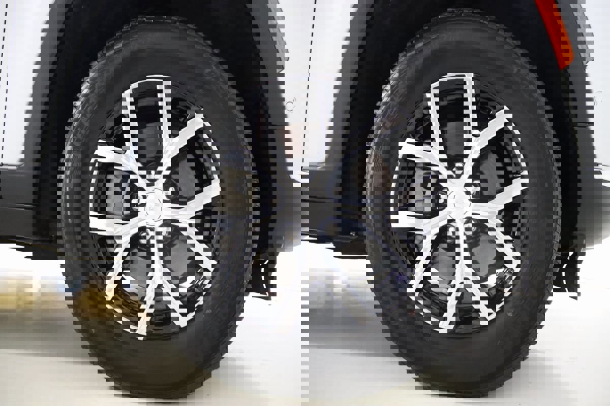 Used 2024 Jeep Grand Cherokee L Limited w/ Luxury Tech Group II image 76