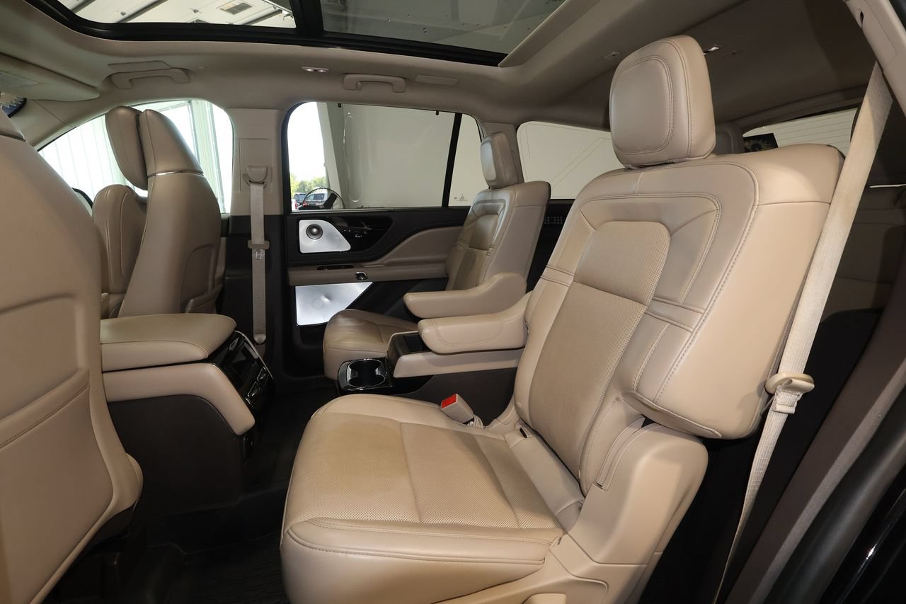 Used 2021 Lincoln Aviator Reserve w/ Equipment Group 202A AWD/4WD image 24