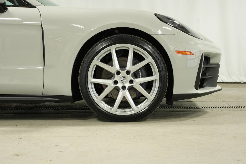 New 2026 Porsche Panamera 4 AWD/4WD image 40