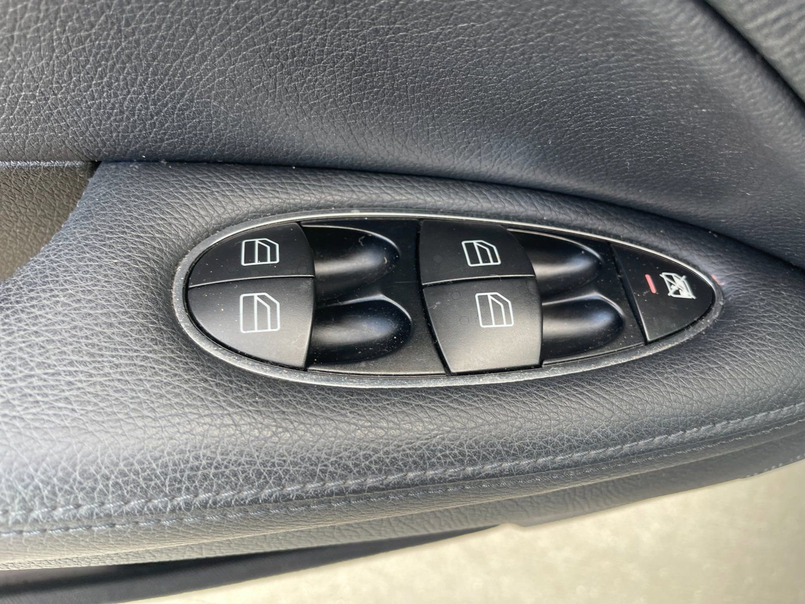 Used 2007 Mercedes-Benz E 350 Sedan image 28