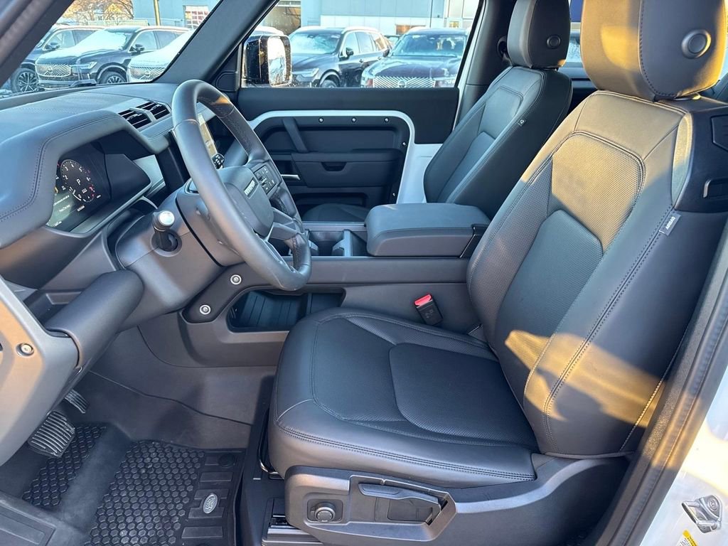 Certified 2025 Land Rover Defender 90 S image 7