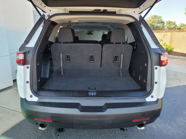 Used 2020 Chevrolet Traverse LS w/ LPO, Black Accent Package image 27