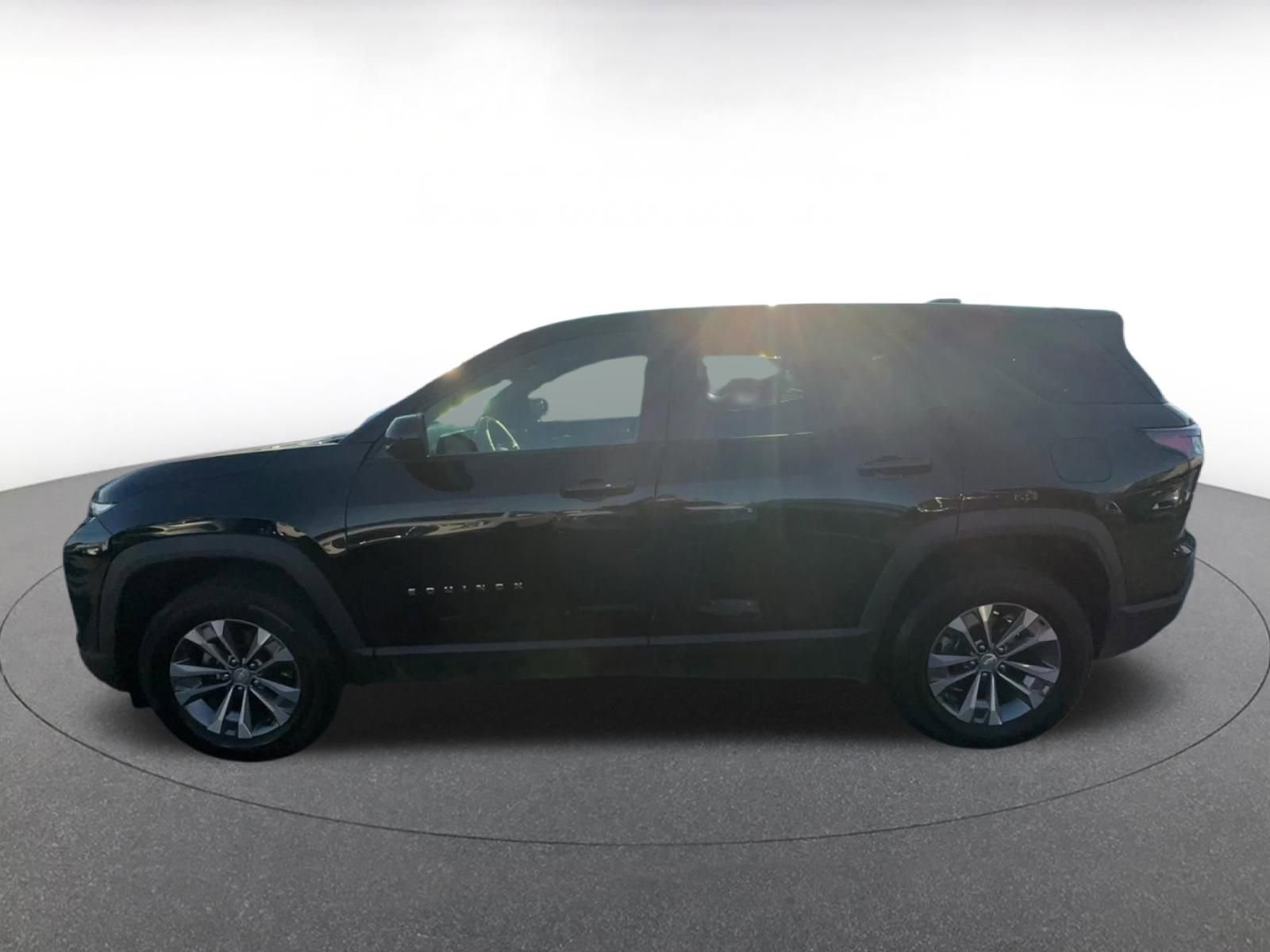 Used 2025 Chevrolet Equinox LT image 9