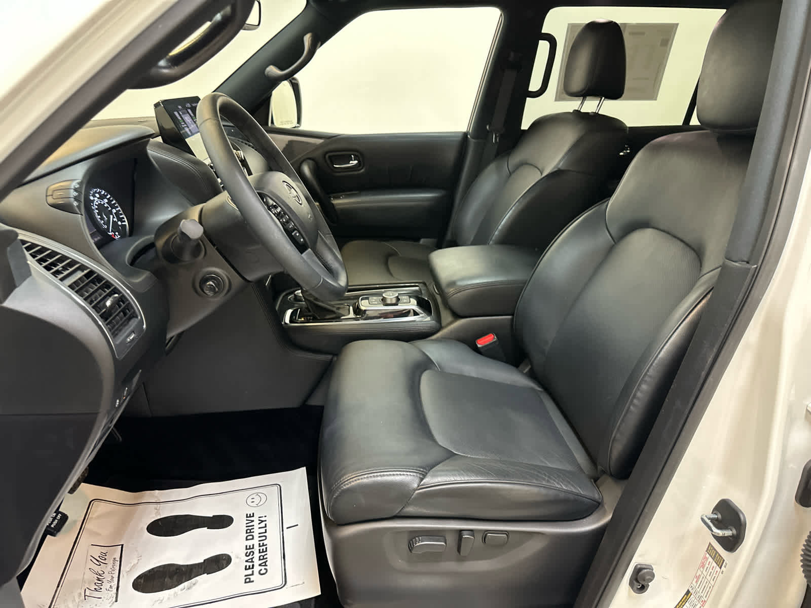 Certified 2024 Nissan Armada SL w/ Midnight Edition Package image 4