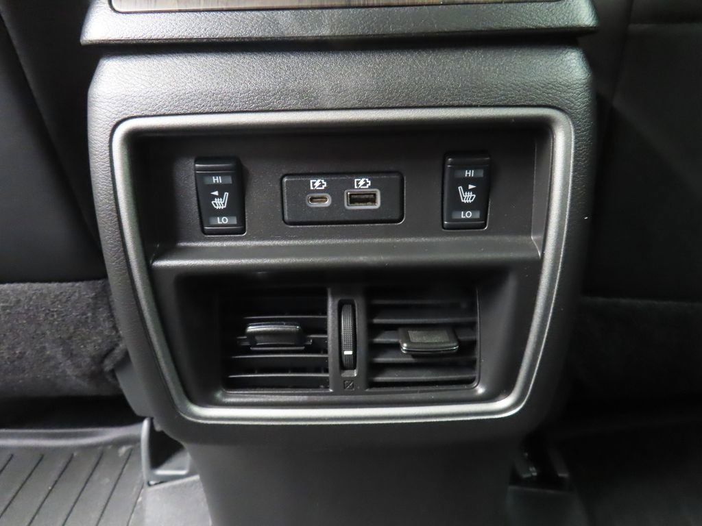 Used 2024 Nissan Murano Platinum AWD/4WD image 11