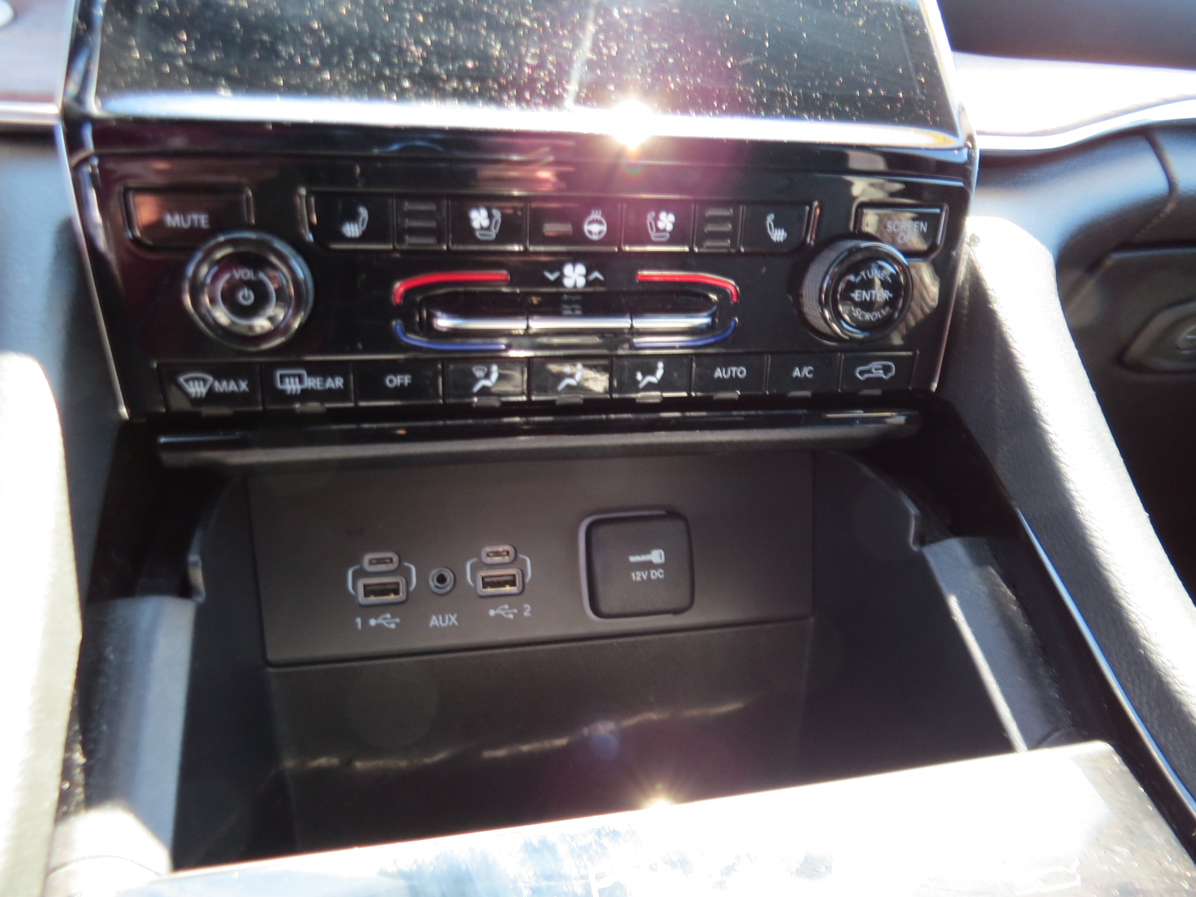 Used 2025 Jeep Grand Cherokee Summit AWD/4WD image 19