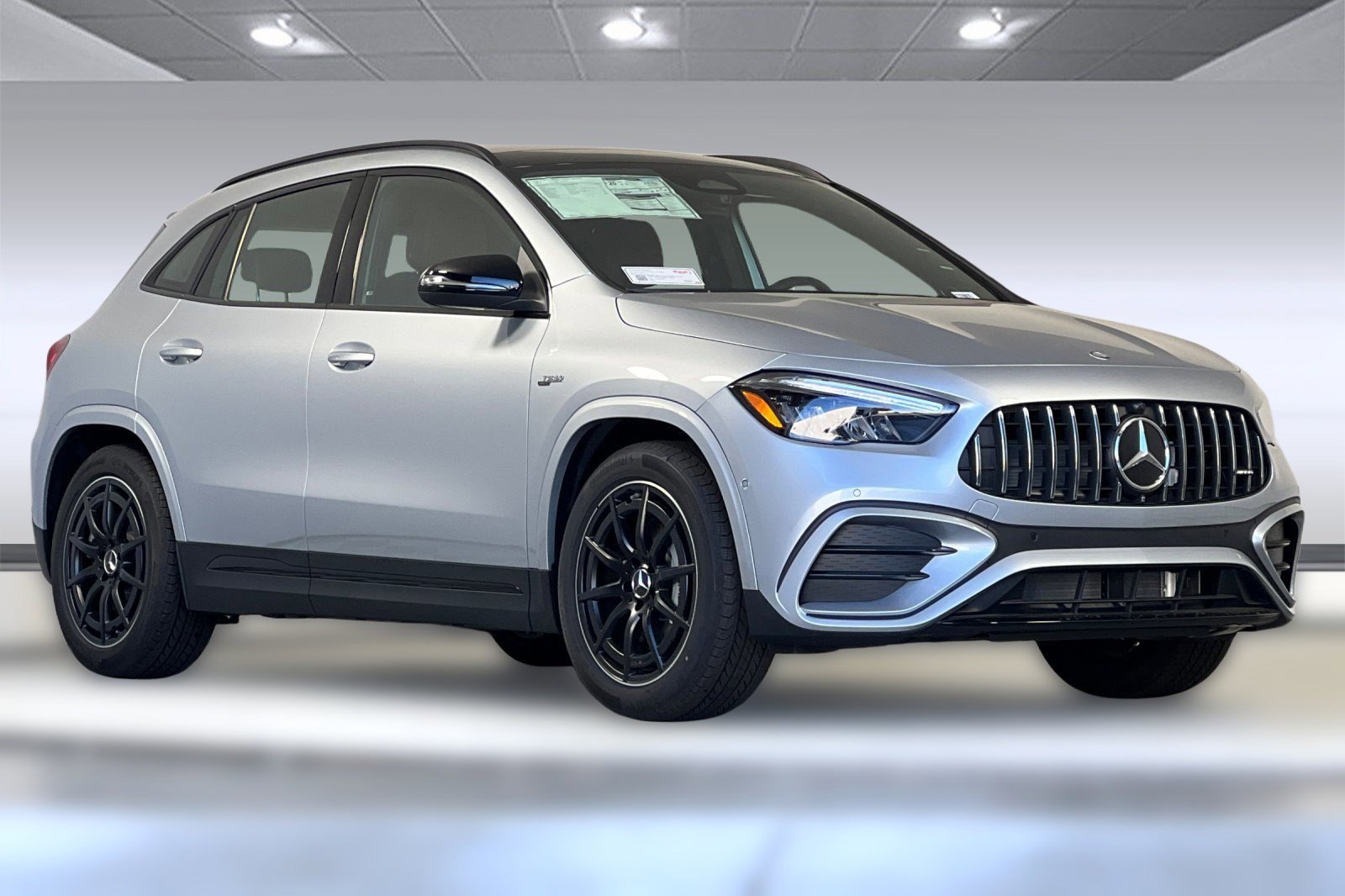 New 2026 Mercedes-Benz GLA 35 AMG 4MATIC image 6