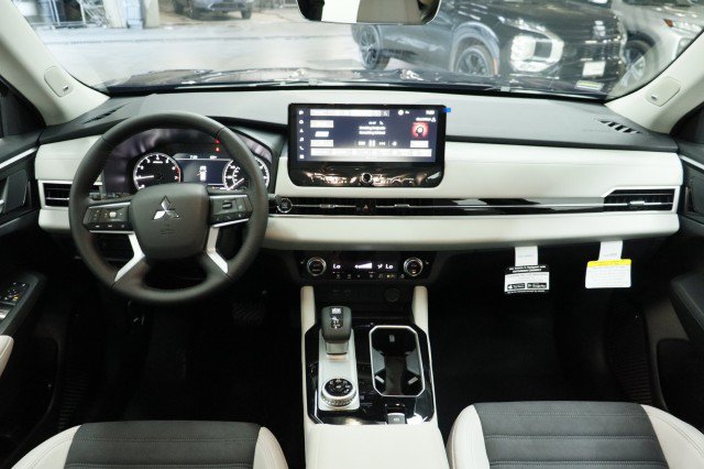 New 2026 Mitsubishi Outlander SE FWD image 19