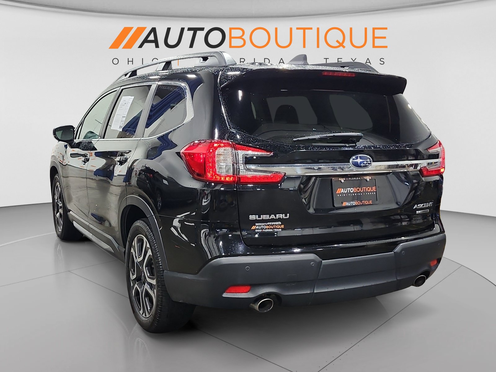Used 2024 Subaru Ascent Limited AWD/4WD image 3