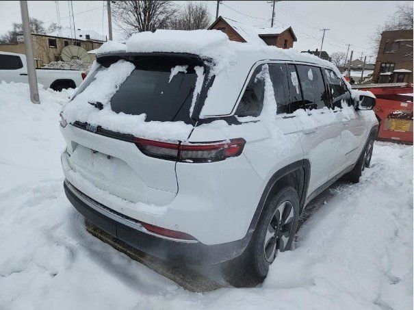 Used 2022 Jeep Grand Cherokee Limited 4xe w/ Luxury Tech Group II image 3