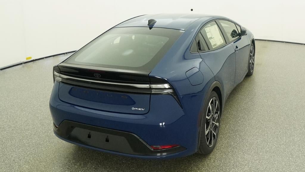 New 2026 Toyota Prius Plug-In Hybrid FWD image 8